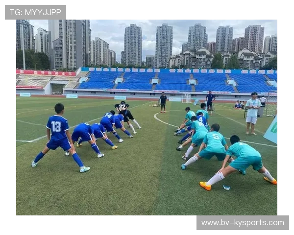 琑队如何完善青训课程的职业导向与升学通道，青训训练计划
